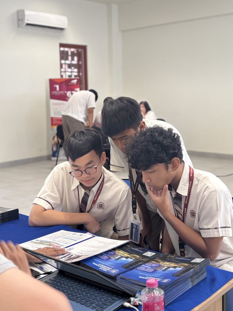 Unlocking Tomorrow: BINUS SCHOOL Semarang’s University Fair Guides Students Towards Global Success